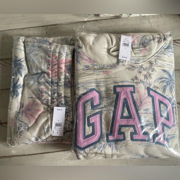 NWT Gap Palm Print Set Matching Hoodie Sweatshirt & Shorts Size LG - Picture 2 of 5